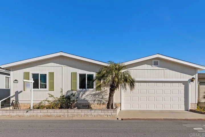 633 Via Bogota, Vista, California 92081