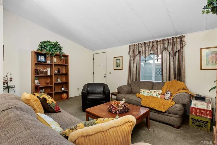 633 Via Bogota, Vista, California 92081