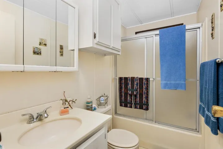 633 Via Bogota, Vista, California 92081