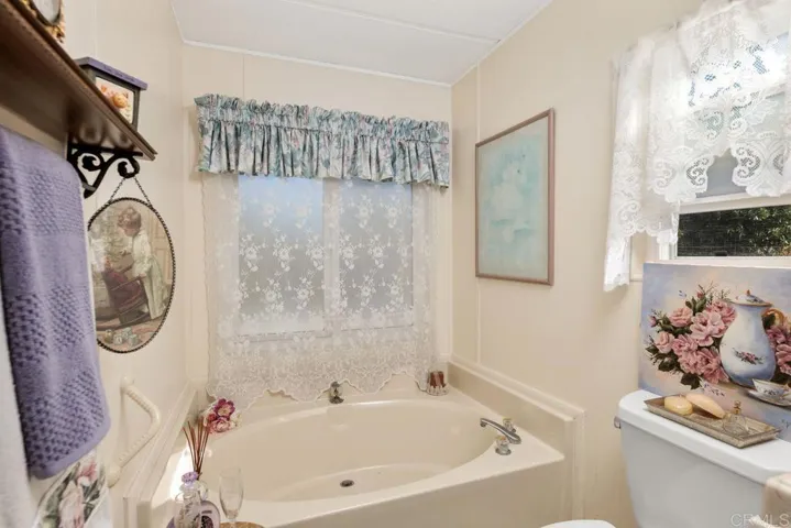 633 Via Bogota, Vista, California 92081