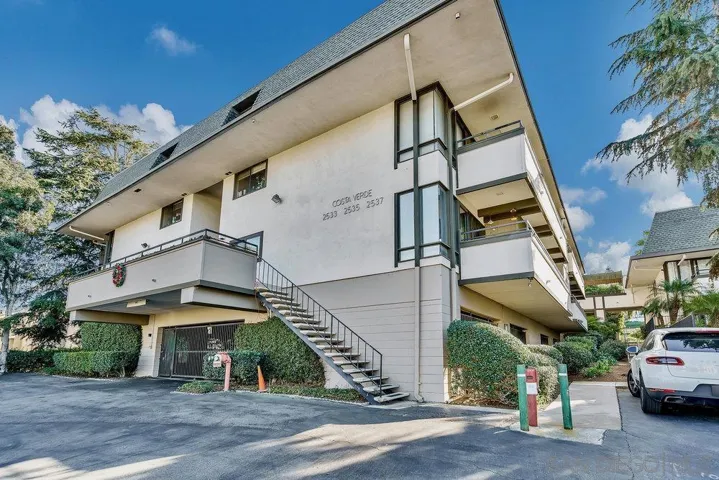 2533 Navarra Dr 1a, Carlsbad, California 92009