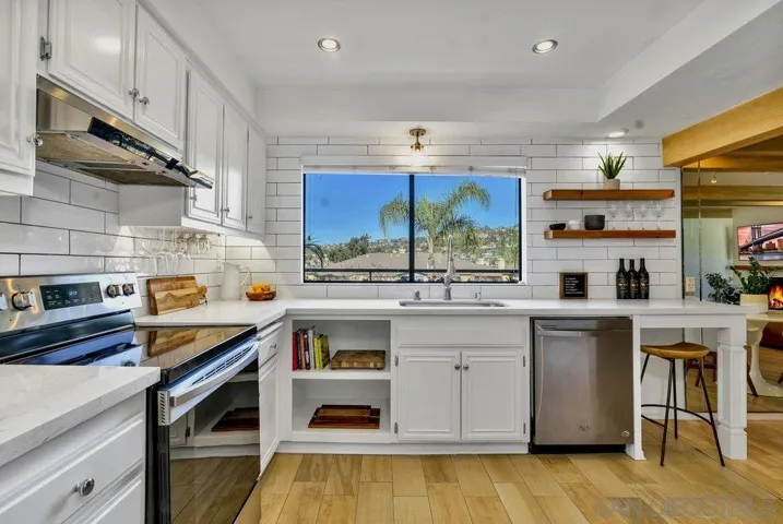 2533 Navarra Dr 1a, Carlsbad, California 92009