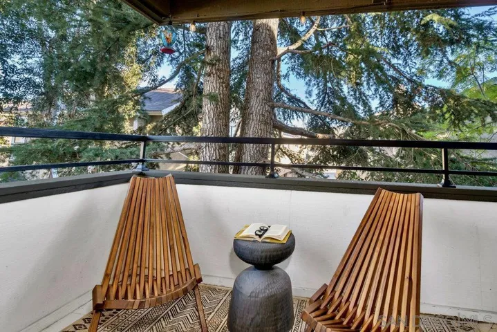 2533 Navarra Dr 1a, Carlsbad, California 92009