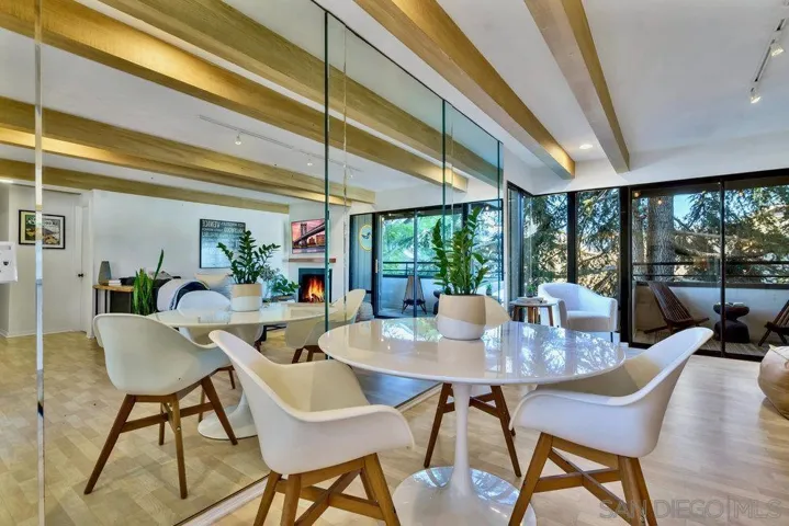 2533 Navarra Dr 1a, Carlsbad, California 92009