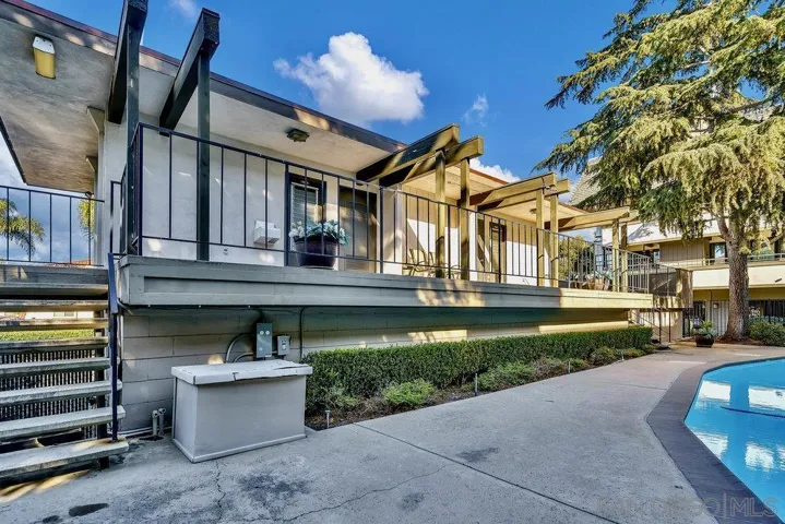 2533 Navarra Dr 1a, Carlsbad, California 92009