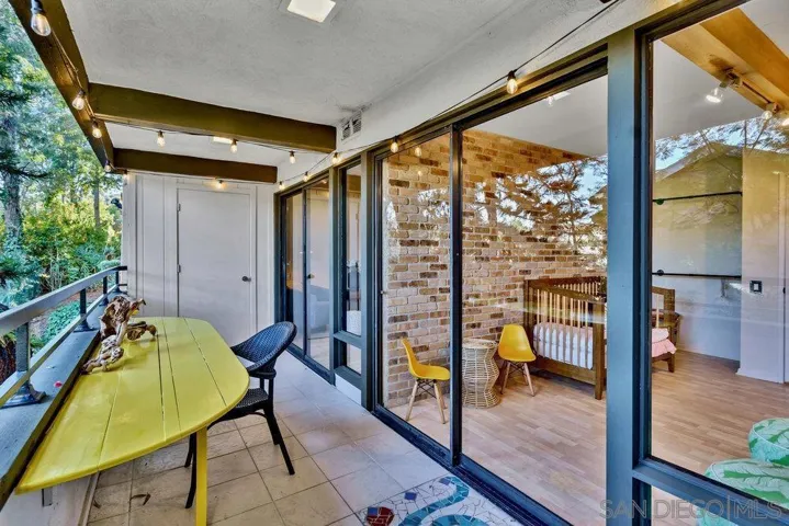 2533 Navarra Dr 1a, Carlsbad, California 92009