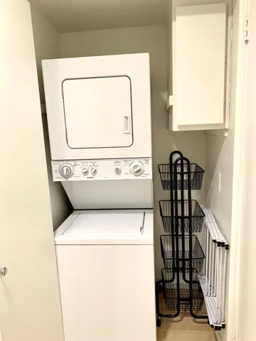2533 Navarra Dr 1a, Carlsbad, California 92009
