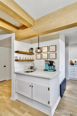 2533 Navarra Dr 1a, Carlsbad, California 92009