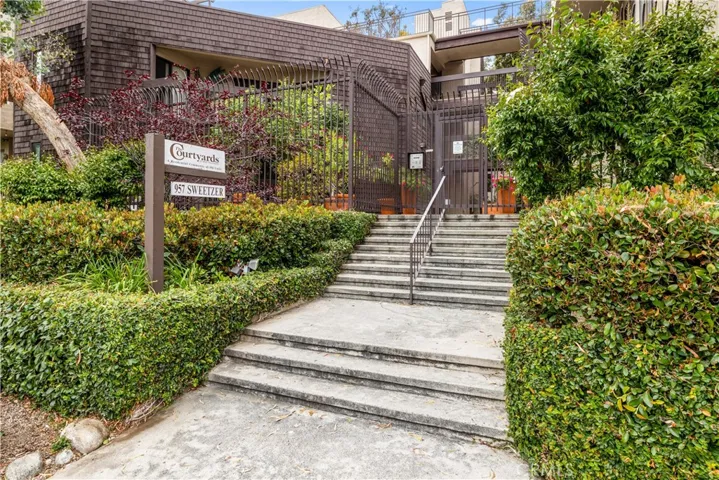 950 N Kings Road 225, West Hollywood, California 90069