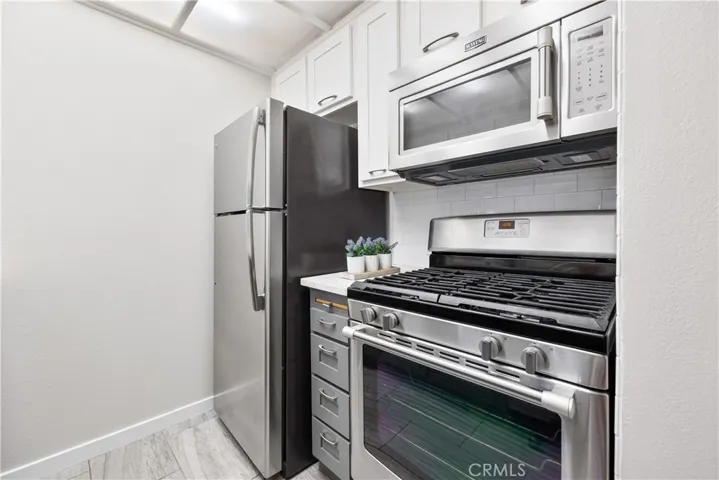 950 N Kings Road 225, West Hollywood, California 90069