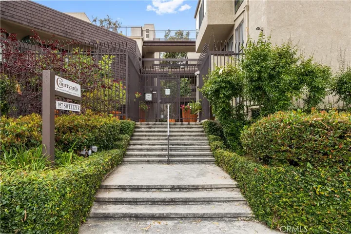 950 N Kings Road 225, West Hollywood, California 90069