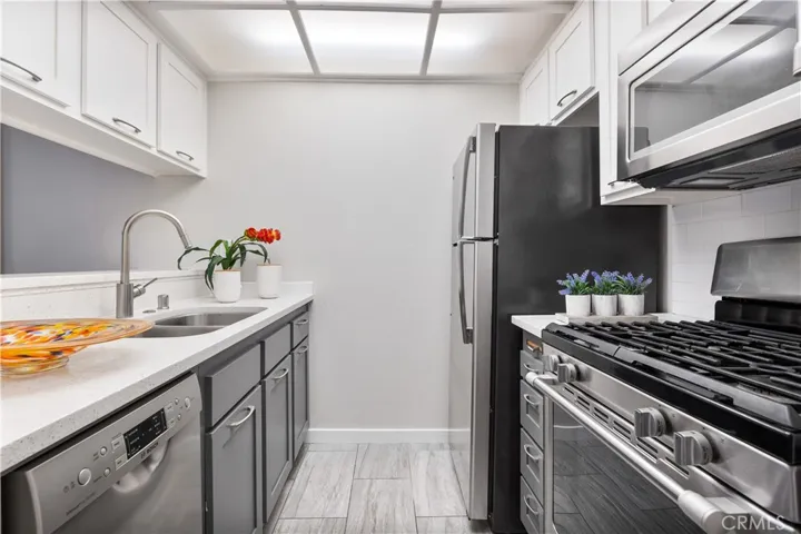 950 N Kings Road 225, West Hollywood, California 90069