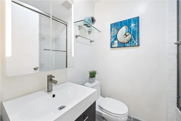 950 N Kings Road 225, West Hollywood, California 90069