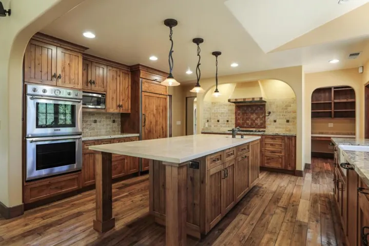 175 Higgins Avenue, Los Altos, California 94022