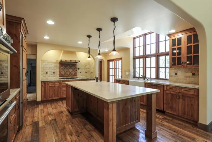 175 Higgins Avenue, Los Altos, California 94022