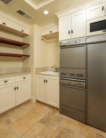 175 Higgins Avenue, Los Altos, California 94022