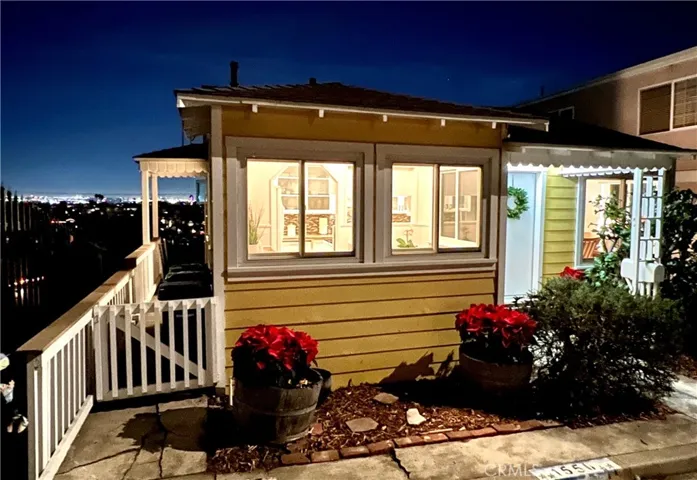 1550 Silver Street, Hermosa Beach, California 90254