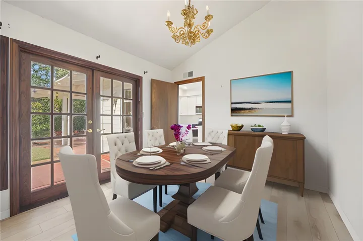 Dining area -virtually staged