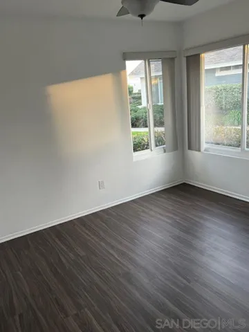 Middle Bedroom