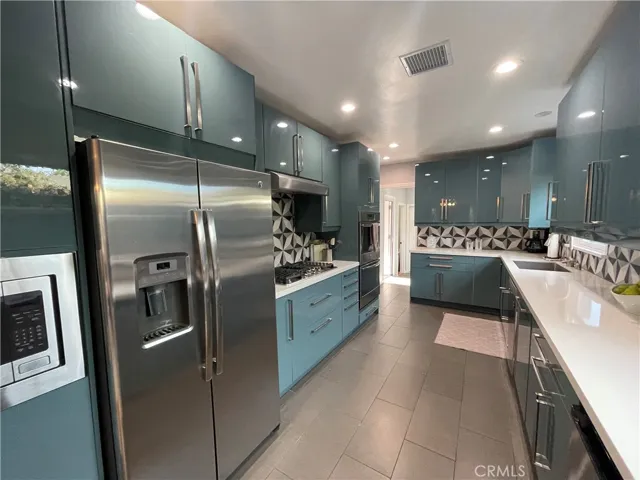 4415 Lime Avenue, Long Beach, California 90807