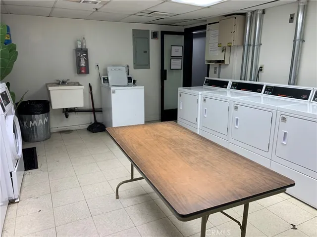 5143 Bakman Avenue 318, North Hollywood, California 91601