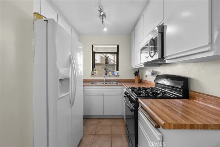 18120 Sundowner Way 1119, Canyon Country, California 91387