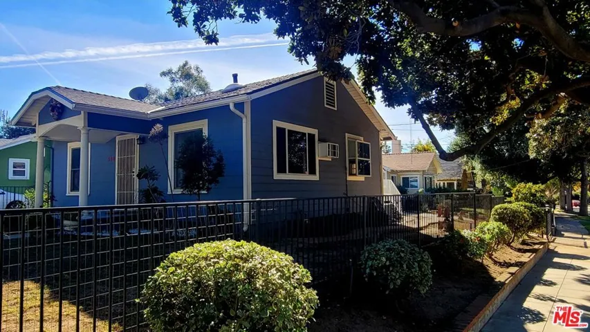 Spacious corner lot