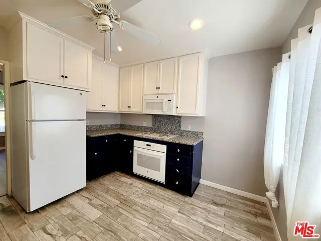 Kitchen- New oven, range, & microwave