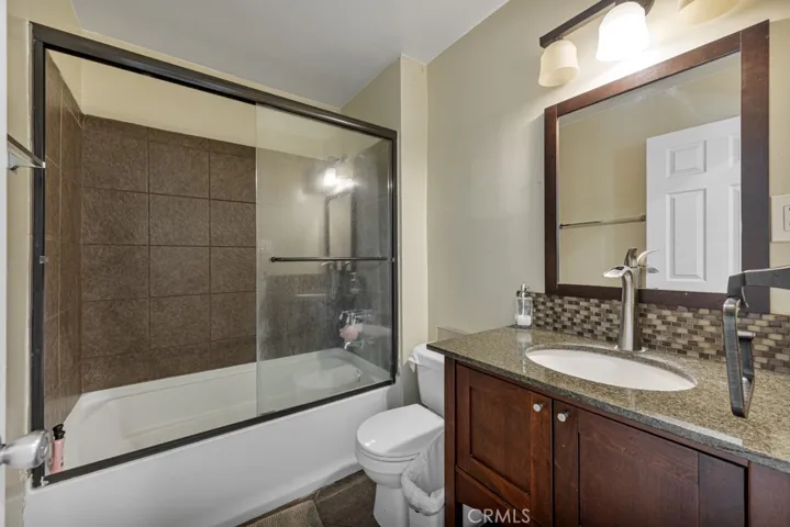 Full hallway bathroom