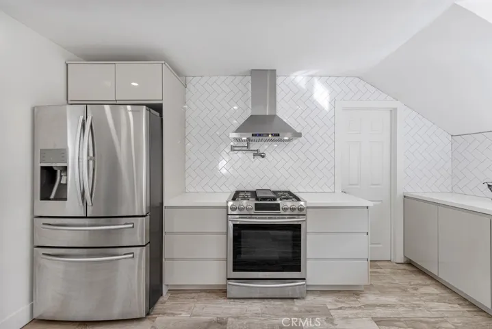 9524 Muller Street, Downey, California 90241