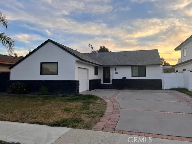 9524 Muller Street, Downey, California 90241