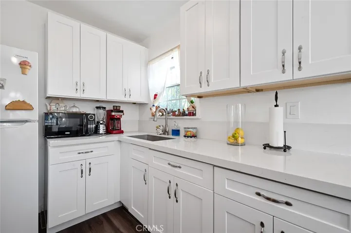 2295 Couts Avenue, Commerce, California 90040