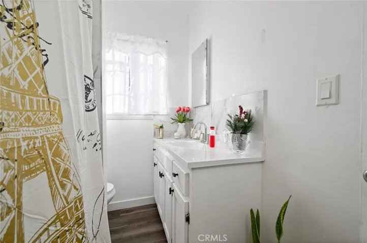 2295 Couts Avenue, Commerce, California 90040