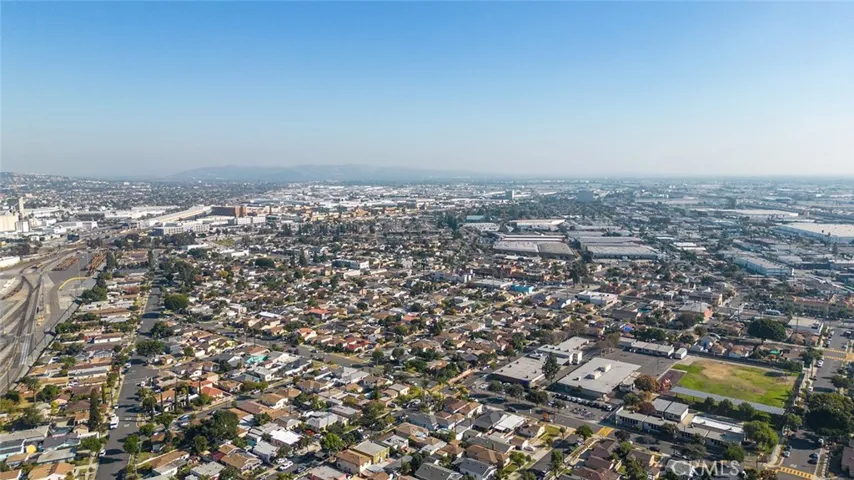 2295 Couts Avenue, Commerce, California 90040