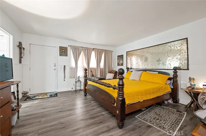 2295 Couts Avenue, Commerce, California 90040