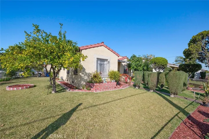 2295 Couts Avenue, Commerce, California 90040