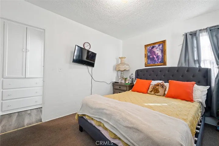 2295 Couts Avenue, Commerce, California 90040