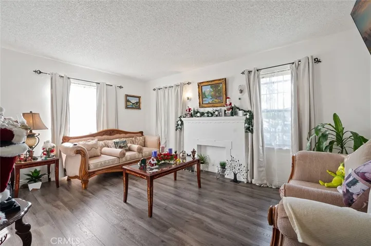 2295 Couts Avenue, Commerce, California 90040