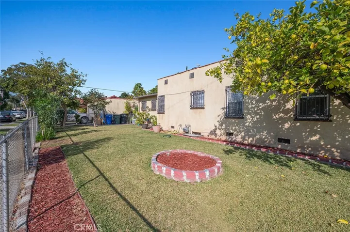 2295 Couts Avenue, Commerce, California 90040