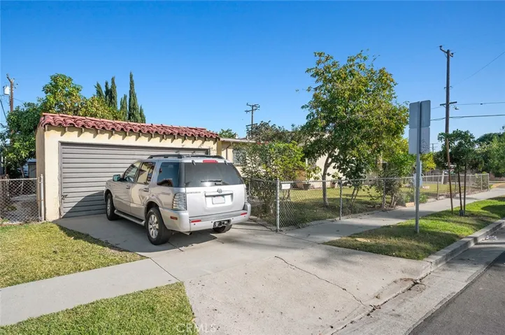 2295 Couts Avenue, Commerce, California 90040