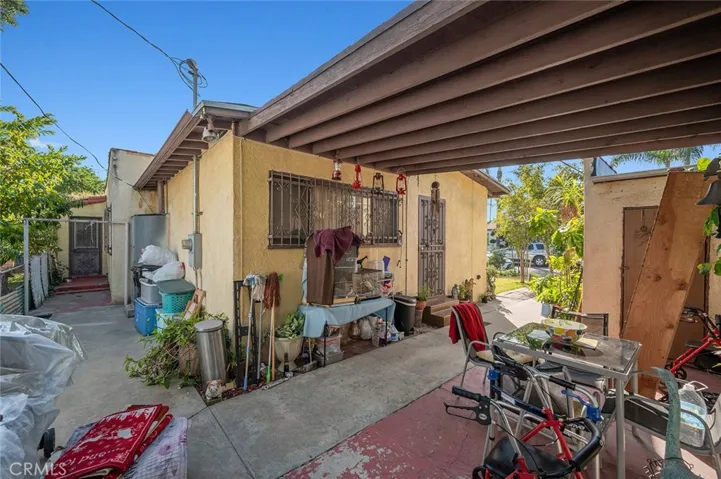 2295 Couts Avenue, Commerce, California 90040
