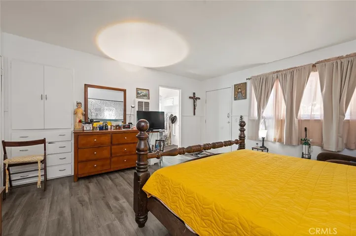 2295 Couts Avenue, Commerce, California 90040