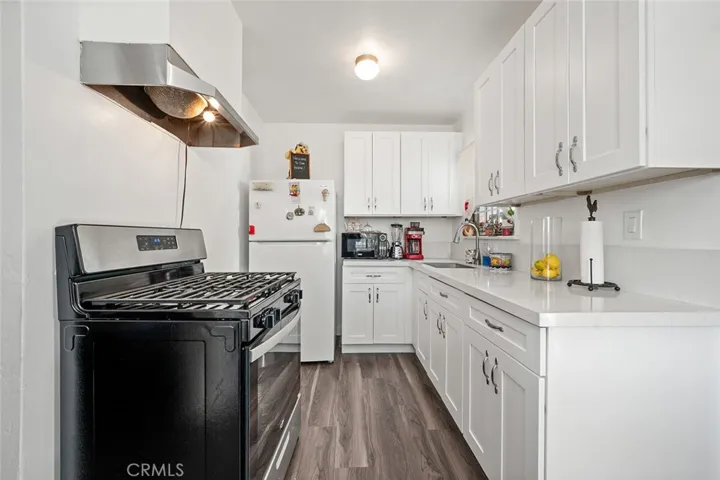 2295 Couts Avenue, Commerce, California 90040