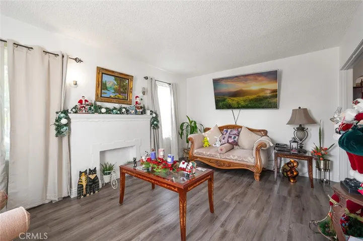 2295 Couts Avenue, Commerce, California 90040