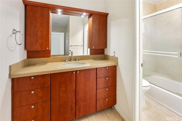 20327 Saticoy Street Unit 112, Winnetka, California 91306