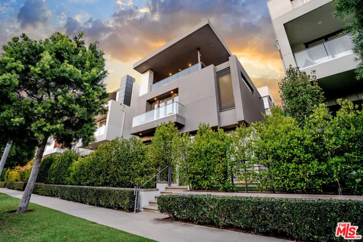 5916 Village Drive, Los Angeles, California 90094