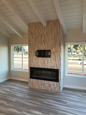 Electric fireplace
