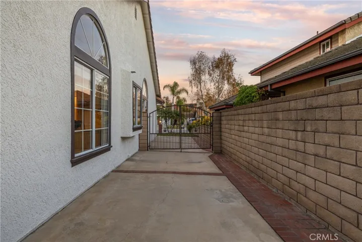 6059 Via Toledo, La Verne, California 91750