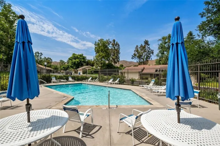 644 Campo Verde Court, Oak Park, California 91377