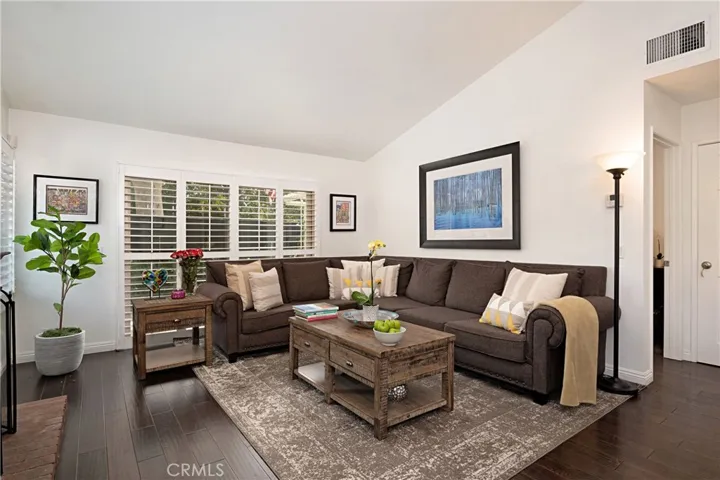 644 Campo Verde Court, Oak Park, California 91377